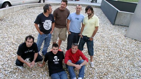 Los chicos de El Canto del Loco y Hombres G en A Coru�a durante su gira conjunta