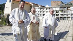 homenaxe a marcelino sanchez, polos 25 anos de cura.  en la iglesia de Lampon