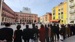 Concentraci�n por el infanticidio de El Llano en la plaza Mayor de Gij�n