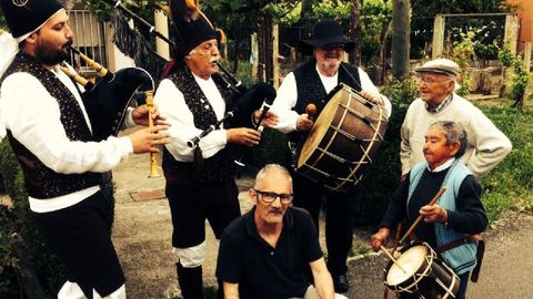 Os irm�ns Jes�s e Arturo Rodr�guez Sampayo (� dereita) nunha imaxe de arquivo. Jes�s � o m�is alto. Arturo faleceu o pasado xaneiro
