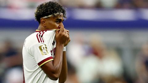 Lamine Yamal durante el partido frente a Francia.