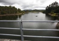 Aspecto que presenta estos d�as la l�mina de agua del embalse del Umia, en Caldas de Reis. 