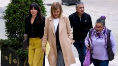  Llegada del grupo de Podemos con Covadonga Tom (2i), a la cabeza, a la reunin con el presidente del Principado de Asturias, Adrin Barbn, para abordar la negociacin del proyecto de presupuestos