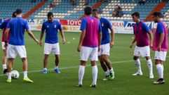 Los jugadores del Real Oviedo calientan antes de un encuentro.Los jugadores del Real Oviedo calientan antes de un partido