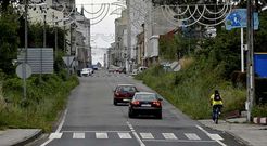 Doscientos metros separan las aceras de la rotonda de As Colonias de las de Fernando Conde. 