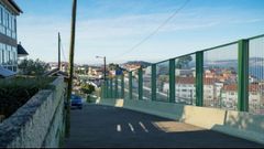 Recreaci�n de las pantallas anunciadas para reducir el ruido del tr�fico en la AP-9 a su paso por Chapela