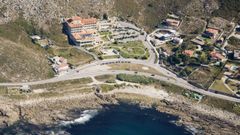 El complejo carece de licencia y excede la altura permitida inicialmente