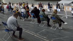 Para la jornada de hoy est�n convocadas a vacunarse 4.600 personas de entre 50 y 59 a�os de edad en el recinto ferial de Pontevedra