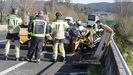 Muere una mujer en un accidente en entre dos turismos y un autobs en la va rpida de O Salns