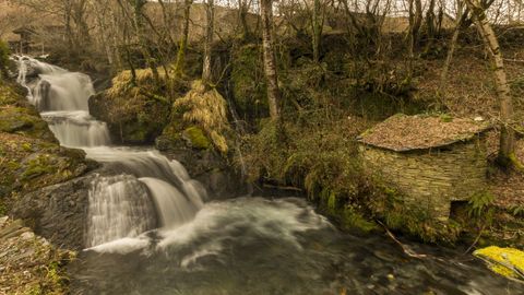 La cascada de Gurbias se encuentra en la aldea de A Seara