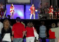 La orquesta  Jerusal�n, que fue la que acab� tocando en Fonmi��, en una actuaci�n en Ferrol.