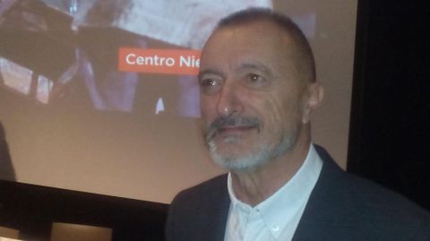 Arturo P�rez-Reverte en el Niemeyer