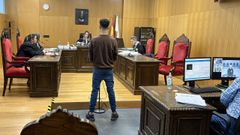 Uno de los acusados estuvo en la sala de vistas de Ourense y el otro compareci por videoconferencia desde la crcel