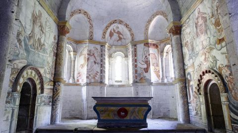 Murales en la cabecera de Santa Mara de Pesqueiras, en Chantada