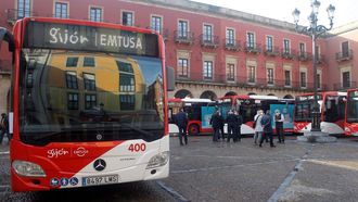 Presentaci�n de los siete nuevos autobuses h�bridos de Emtusa