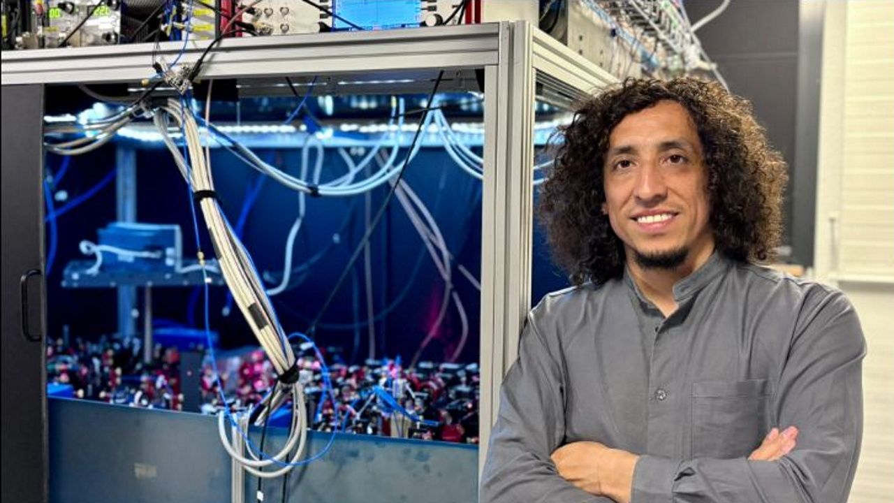 Galicia ficha al físico mexicano que enfría átomos para desarrollar la simulación cuántica