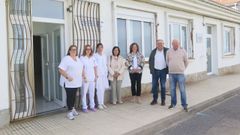 El alcalde de A Laracha, Jos Manuel Lpez, y las concejalas Patricia Bello y Roco Lpez visitaron el centro mdico de Cain