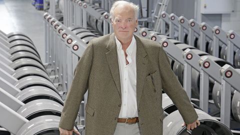�ngel Jove Gonz�lez visit� la planta de la rotativa de La Voz de Galicia.