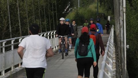 Gente haciendo deporte o paseando en Ourense