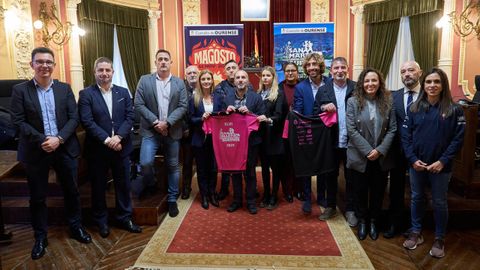 En la presentacin de la 46 edicin de la carrera del San Martio en Ourense estuvieron las autoridades municipales, patrocinadores, el presidente de la federacin gallega de atletismo y la atleta plusmarquista de media maratn, Ester Navarrete.