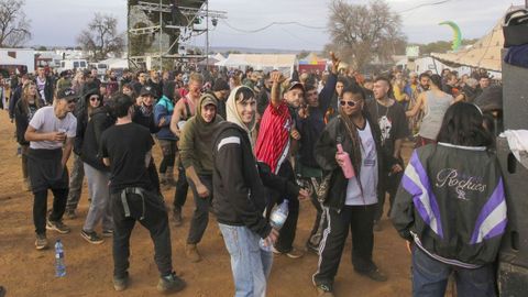 Asistentes a la fiesta ilegal de La Peza, en Granada