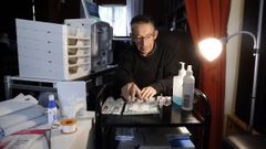 Paulino Blanco en su casa de Sistallo, en Cospeito