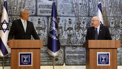 Gantz y el presidente israel�, Reuv�n Rivlin, de quien recibi� el encargo de formar el pr�ximo Gobierno