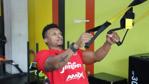Renato ejercit�ndose en el gimnasio de su club en Cartagena