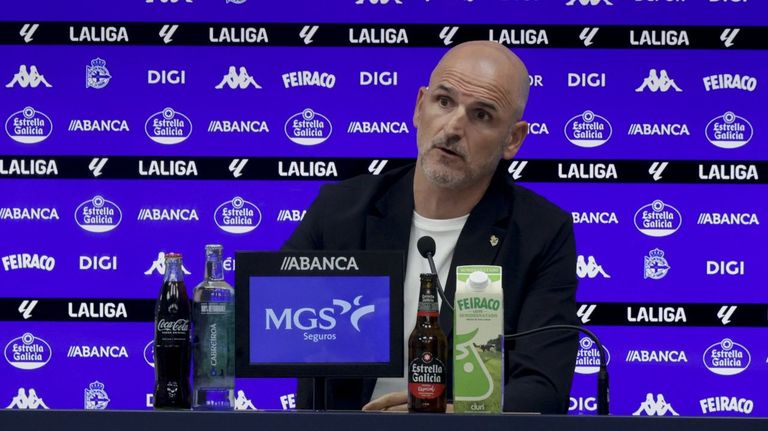 Fernando Soriano, durante una rueda de prensa en el D�por Training Center de Abegondo.
