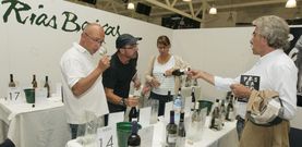 El pasado a�o, cuatrocientas personas se pasaron por el T�nel del Vino para catar, con tranquilidad, los R�as Baixas a exposici�n. 