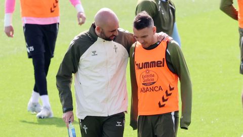 Claudio Gir�ldez y Iago Aspas, durante el entrenamiento del Celta de este s�bado.