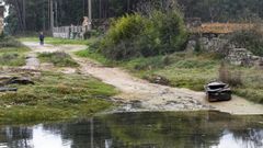 El camino se interrumpe en Rego do Alcalde cuando sube la marea