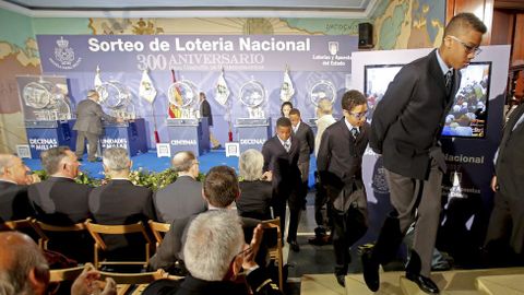 Sorteo de la Lotera Nacional en la Escuela Naval de Marn