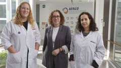 De izquierda a derecha, Maitane Fern�ndez (trabjadora social), Iria Franco (vicepresidenta) y Esther Trashorras (educadora social) de la asociaci�n de Familiares de Enfermos de Alzh�imer (Afalu).