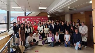 Foto de familia de los premiados en el programa Santander X Explorer Universidade da Coru�a