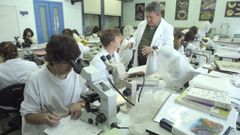 Estudiantes del m�ster de biolog�a marina en una foto de archivo