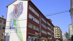 R�a Quiroga, 64. Tulip�n. Mural realizado por el artista leon�s Da2 para la primera edici�n del festival de arte callejero ciudad de Lugo: Urban Cores. Un ejemplo de intervenci�n art�stica en un barrio popular de la ciudad.