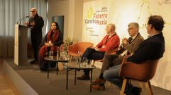 Mesa de apertura del foro en el Parador, con Regueira en su intervencin