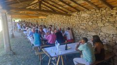 La comida del R�o Sil en la que particip� un socio de 100 a�os, en im�genes