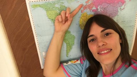 Mar�a Sabar�s (en la imagen) e Iria Garc�a estar�an encantadas de ver al Celta participar del gran ambiente del f�tbol ingl�s. Ambas son miembros de la pe�a londinense London Celtas