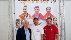 Moustapha Akkouh, Xabier Vidal y Juan Luis Mart�nez, en Ribeira.