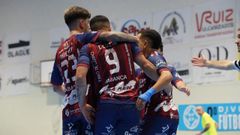 Los noieses celebran el primer tanto del encuentro disputado en la cancha del Tafa.