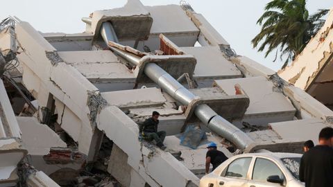 Edificios derruidos tras el doblete s�smico en Venezuela.