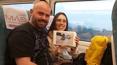 Tamara Pacheco, junto a su marido Enrique Vaqueiro, de camino a Madrid para viajar a Senegal