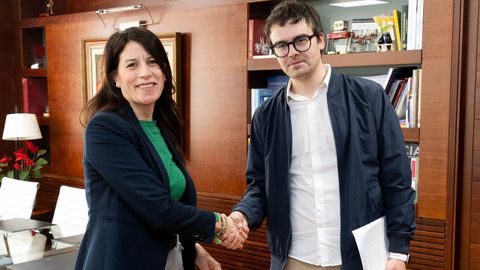 La conselleira Allegue con el alcalde de Montederramo, �scar Di�guez.