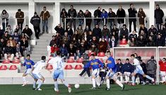 Numeroso p�blico se dio cita en las gradas del Luis Bodegas para presenciar el primer partido