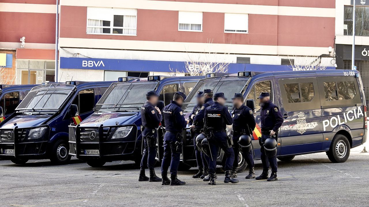 Los policías de Vigo que vigilan los partidos del Celta viajarán a Melilla y Ceuta a reforzar la seguridad
