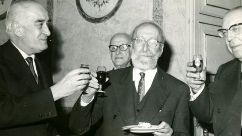 Men�ndez Pidal celebra su 95 cumplea�os en la RAE