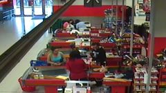 As� robaron un supermercado con un carrito de beb�