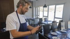 Alberto Cuenca, del restaurante Furna Atl�ntica (Cai�n), que hace unos meses cambi� su pol�tica de cancelaciones